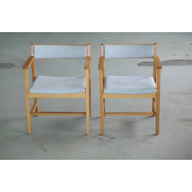 Mid-Century Modern Borge Mogensen Pair of Model 3242 Oak Side or Armchairs for Fredricia For Sale - Image 3 of 11