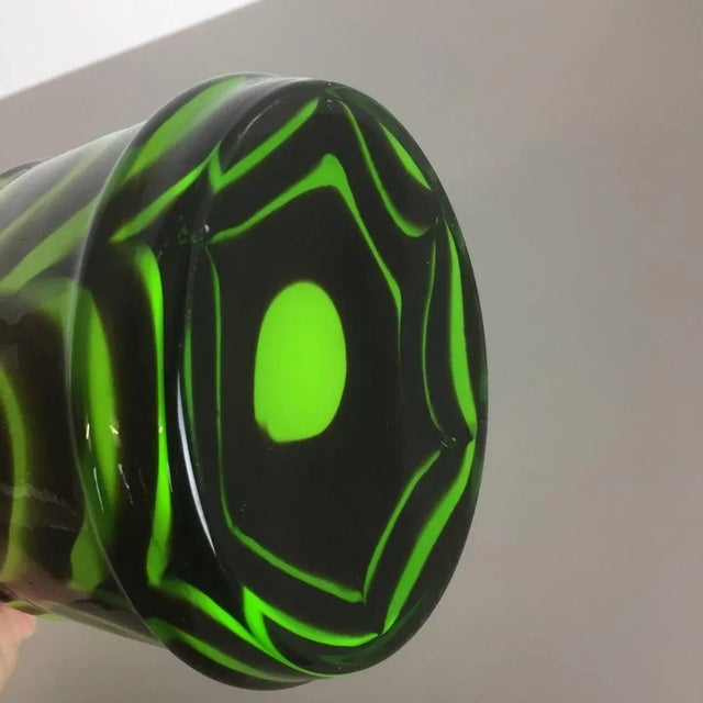 Italian Opaline Florence Vase by Carlo Moretti, 1970s For Sale - Image 9 of 11