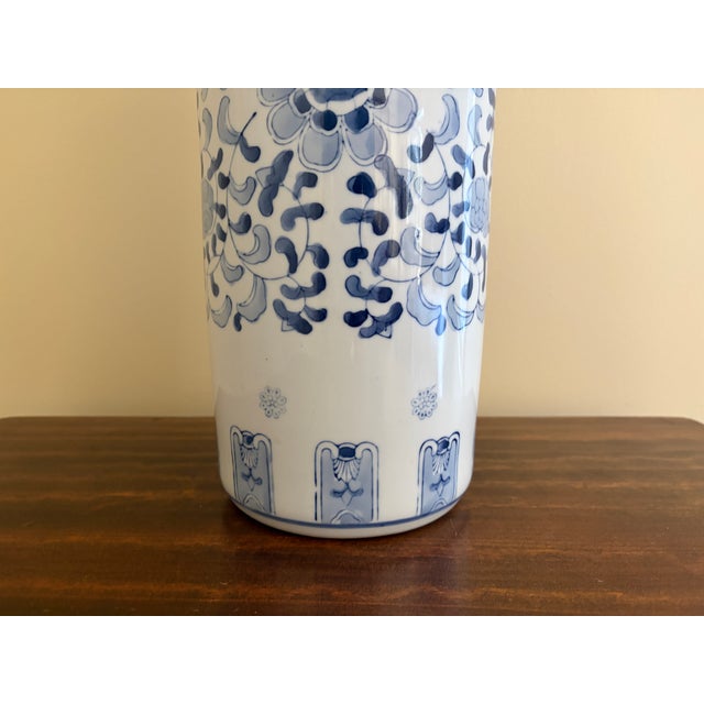 Vintage Chinoiserie Blue & White Porcelain Umbrella Stand With Floral Motif For Sale - Image 10 of 13