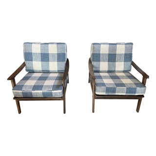Pair of Mid-Century Lounge Chairs With Paddle Arms and Slat Back For Sale