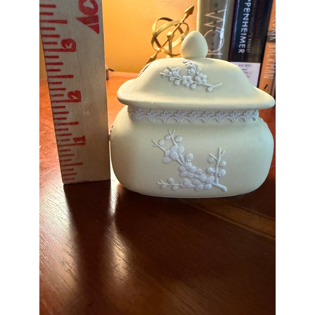 1980s Wedgwood Yellow Primrose Rectangular Lidded Box W/ White Relief Prunus Blossoms For Sale - Image 6 of 14