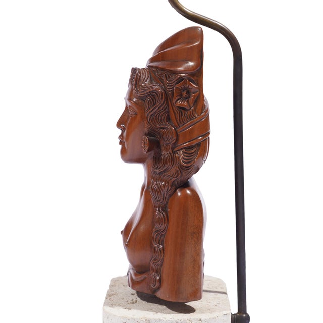 Pair of Balinese Carved Klungkung Wood Bust Lamps, 1920-40 For Sale - Image 9 of 13