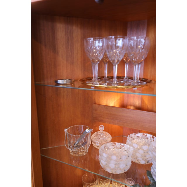 Danish Corner Display Cabinet in Teak with Lighting, 1960s For Sale - Image 14 of 17