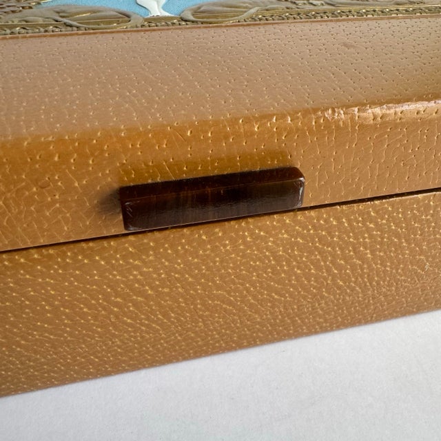 Mid 20th Century Vintage Neoclassical Style Box Roman Woman Winged Lion Leatherette Covered Bakelite Handle For Sale - Image 5 of 12