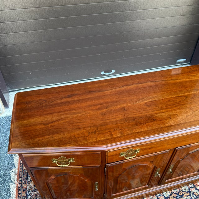 Ethan Allen 1980s Knob Creek / Ethan Allen Traditional Georgian Solid Cherry 4 Door 6 Drawer Buffet or Sideboard (31-6311) For Sale - Image 4 of 16