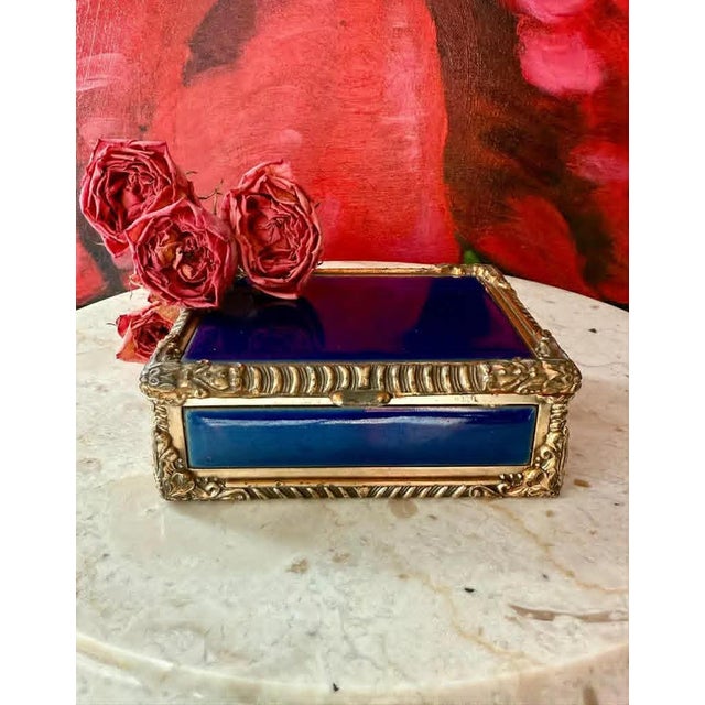 1950s Royal Bovano Italian Style Cobalt Blue Enamel Vintage Cigarette Case or Jewelry Box From the 1950s or 1960s For Sale - Image 5 of 12