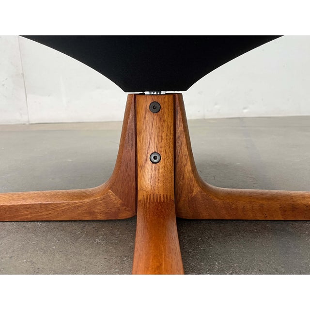 Mid-Century Modern Danish Reclining Ottoman in Teak and Leather from Berg Furniture, 1960s For Sale - Image 17 of 18