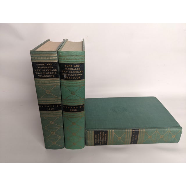 Paper Vintage 1948–1955 Funk & Wagnalls Encyclopedia Yearbooks – Set of 3 Green Books For Sale - Image 7 of 12