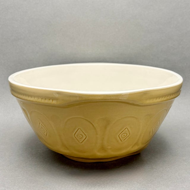 California Pottery Vintage Cpca California Pottery Yellow Embossed Gripstand Mixing Bowl For Sale - Image 4 of 7