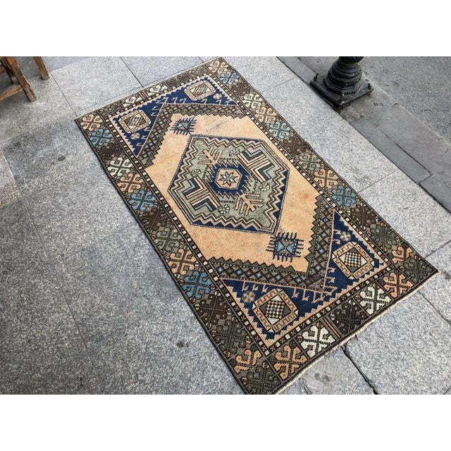 1960s Turkish Contemporary Wool Rug - 3′1″ × 5′5″ For Sale - Image 5 of 11