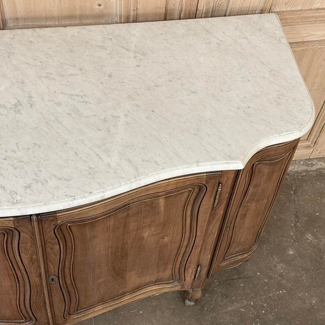 18th Century French Louis XV Walnut Buffet ~ Credenza With Carrara Marble For Sale - Image 18 of 18