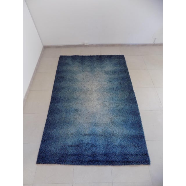 Long Space Age Rectangular Wool Rug, 1970s, in Very Good conditions. Designed 1960 to 1969