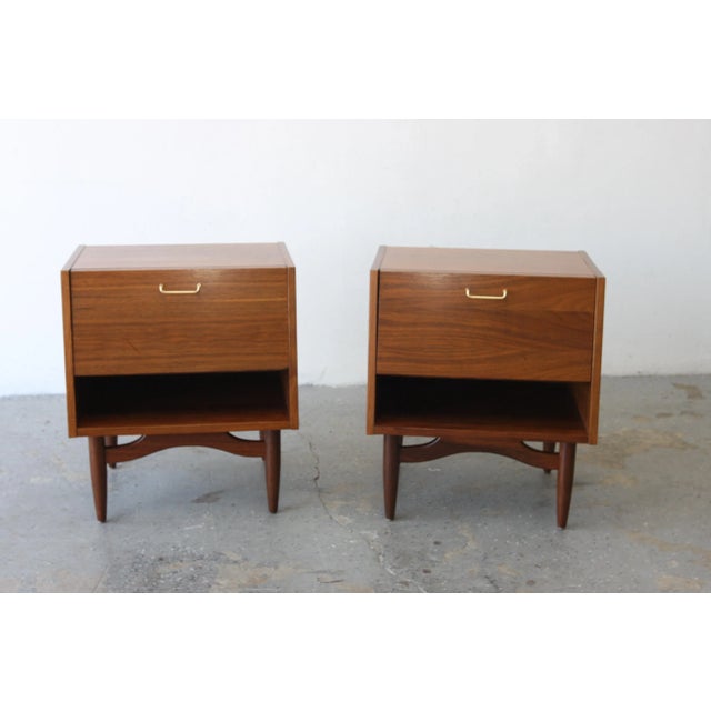 Wood Pair of Merton Gershun for American of Martinsville Mid Century Nightstands For Sale - Image 7 of 11