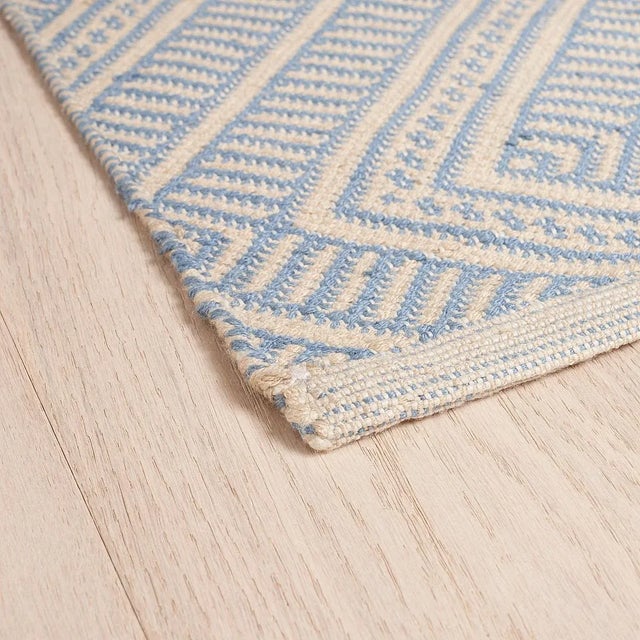 Abstract Schumacher Tortola 6' x 9' Indoor/Outdoor Rug in Sky For Sale - Image 3 of 5