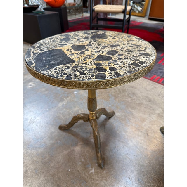 Italian Pair of Italian Brass Pedestal Side Tables With Marble Tops, 1970s For Sale - Image 3 of 10