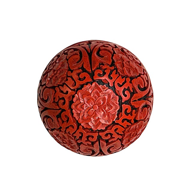 1990s Vintage Chinese Red Lacquer Round Globe Floral Accent Box For Sale - Image 5 of 7