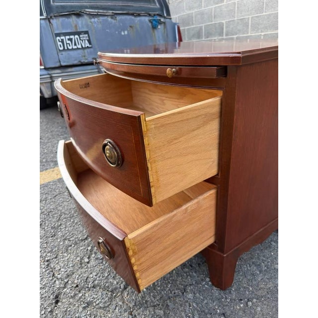 American Vintage Georgian Style Mahogany Inlaid Serpentine Front Chest of Drawers , For Sale - Image 3 of 18
