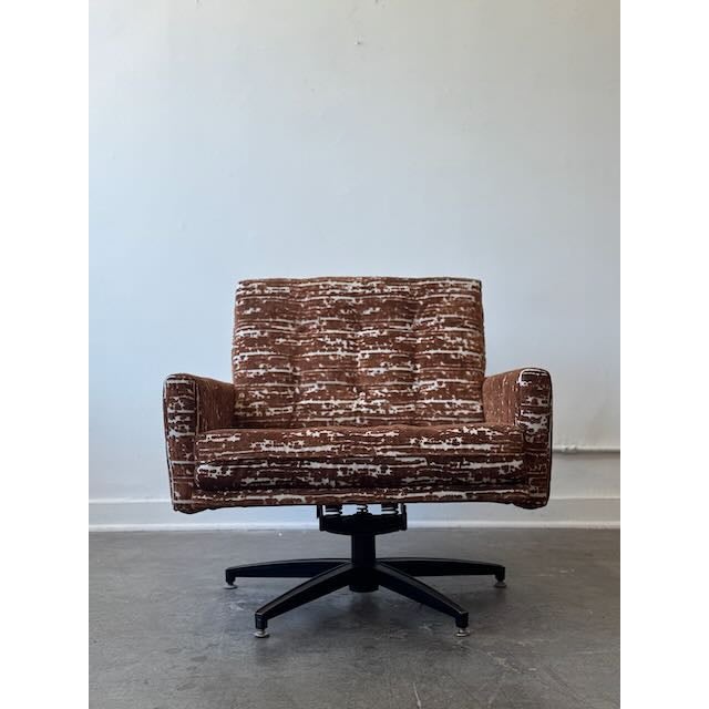 Mid-Century Modern 1960's Velvet Swivel Lounge Chair For Sale - Image 3 of 14