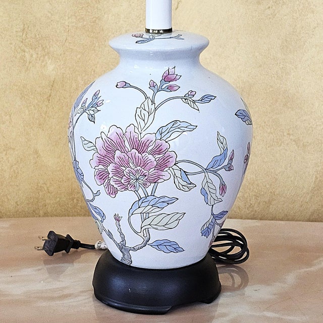 White Vintage Chinoiserie Floral Porcelain Table Lamp With Hand-Painted Botanical Design For Sale - Image 8 of 18
