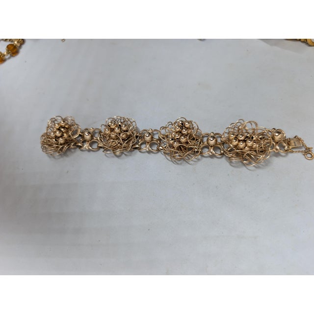 Vintage 1950s Signed Napier Goldtone Flower Link Bracelet For Sale - Image 9 of 9