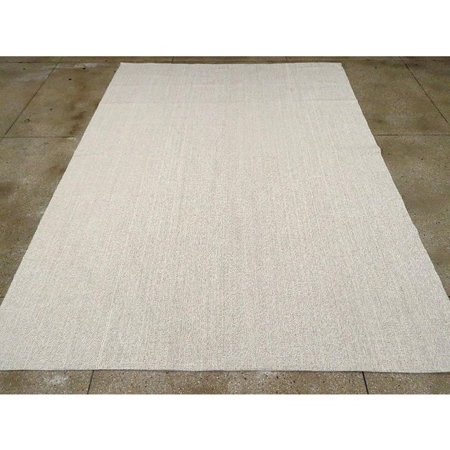 Galerie Shabab Collection Mid-20th Century Handmade Turkish Flat-Weave Kilim Room Size Carpet For Sale - Image 4 of 10