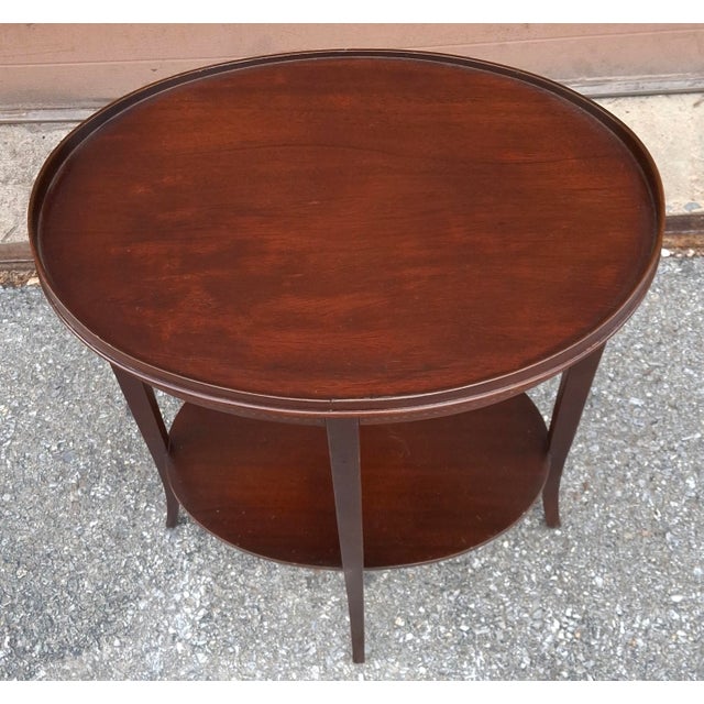 1940s Mersman Federal Style Tiered Mahogany Inlay Oval Side Table For Sale - Image 5 of 9