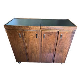 1960s Mid-Century Modern Founders Walnut Expanding Bar Cart For Sale