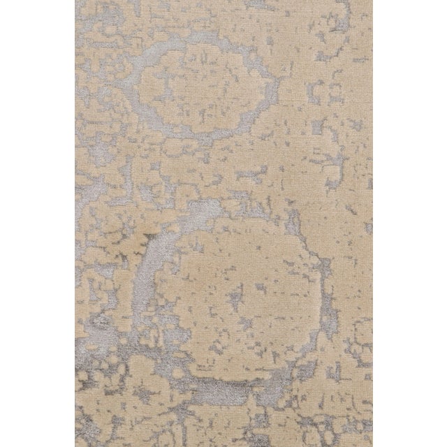Modern Rug & Kilim’s Modern Rug in Silver-Gray With Cream Abstract Patterns For Sale - Image 3 of 8