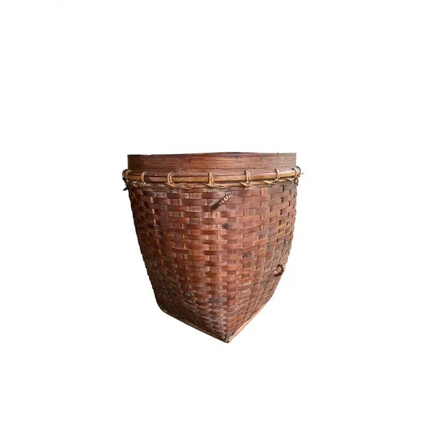 Rattan Basket Dayak Tribe Hand-Woven From Kalimantan, Borneo, Mid-20th Century For Sale - Image 4 of 6