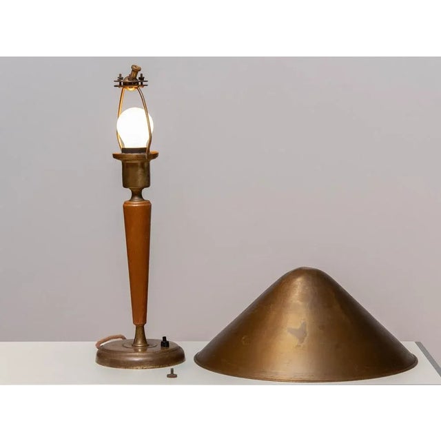 Brass and Elm Table Lamp in the style of Harald Elof Notini for Böhlmarks, 1940s For Sale - Image 10 of 11