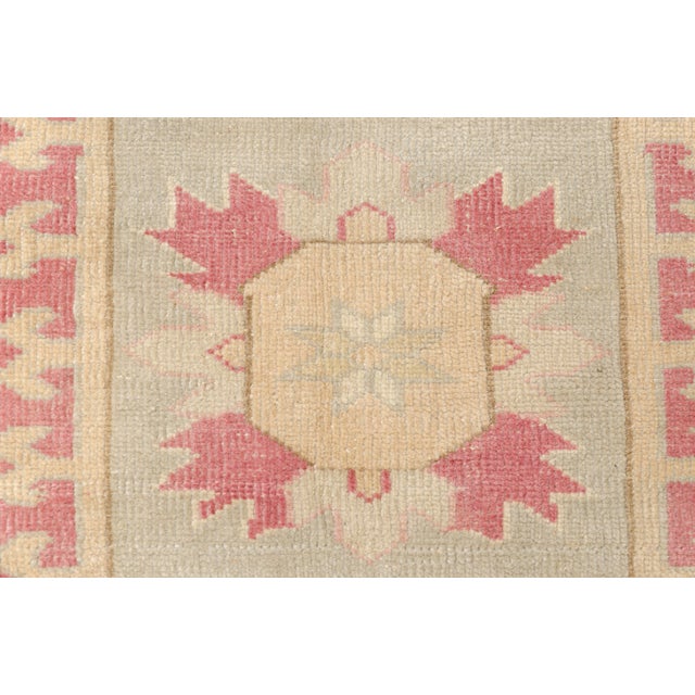 1960s Authentic Vintage Oushak in Beige & Sand Rug For Sale - Image 5 of 10