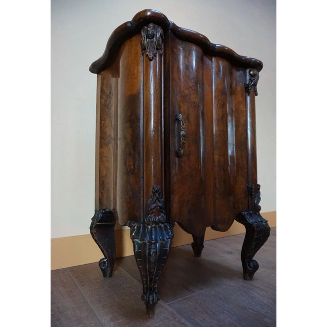 Italian Baroque Rococo Walnut Burl Nightstand, 1850s For Sale - Image 16 of 17