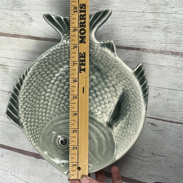 Mid-Century Modern Vintage Mid-Century Modern Ceramic Olfaire Majolica Fish Oceanic Plate For Sale - Image 3 of 6