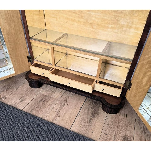 Mid-Century Modern Art Deco Italian Burl Walnut Dry Bar Cabinet with Glass Top, 1950s For Sale - Image 12 of 13