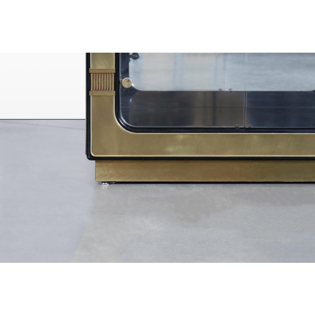 1970s Mastercraft Brass Vitrine / Display Cabinet For Sale - Image 12 of 13