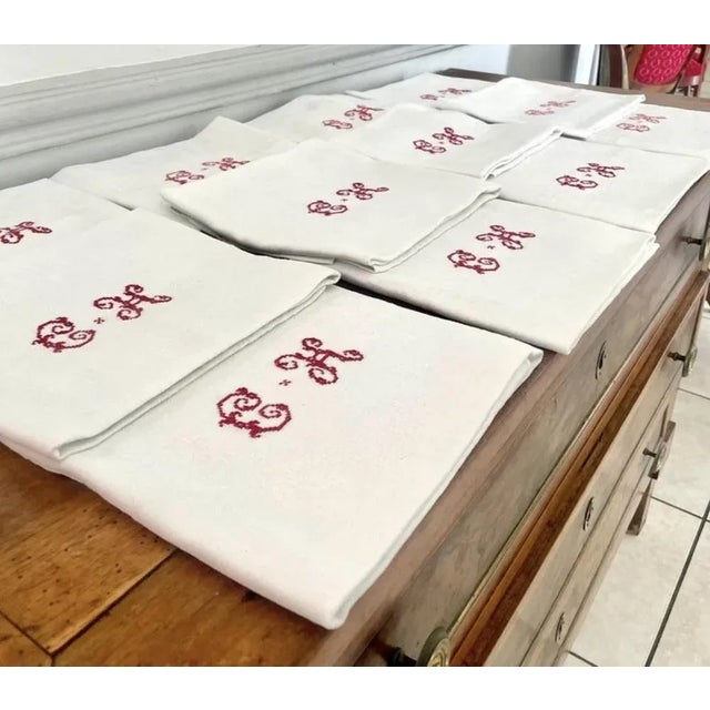 Antique French Monogrammed Embroidered Tablecloth and Napkins, 1900, Set of 13 For Sale - Image 4 of 12