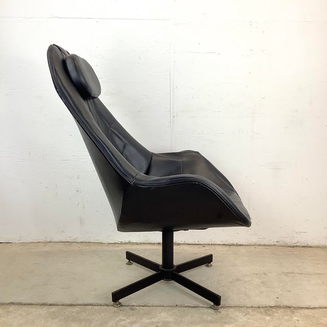Mid 20th Century Vintage Modern Highback Swivel Lounge Chair For Sale - Image 5 of 12