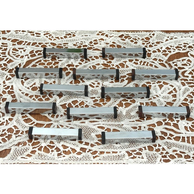 1930s Art Deco Modernist Knife Rests in Chromed Metal and Blackened Wood, France, 1930s, Set of 12 For Sale - Image 5 of 5