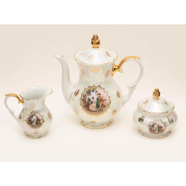 Circa 1970s Kahla 22k Gold German Porcelain Tea Set for Six- 21 Pieces For Sale - Image 4 of 12
