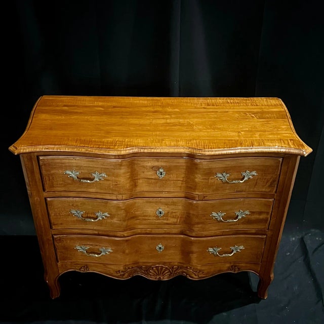 French Provincial Chest of Drawers by Thomasville Chairish