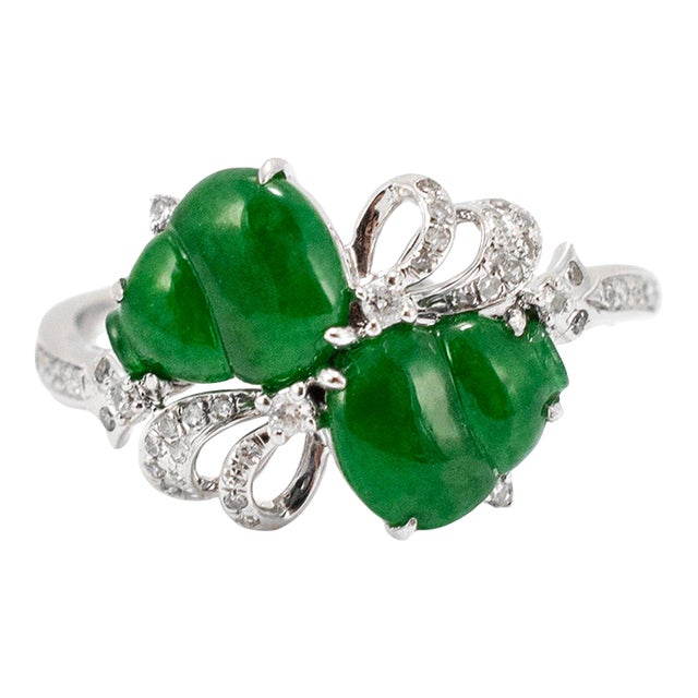 18k White Gold 1.30ct Delicate Green Icy Jadeite Jade Diamond Cocktail Ring, Size 6 For Sale