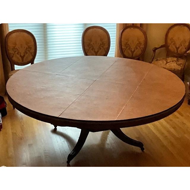 1990s Attributed to Theodore Alexander Large Round Mahogany Dining Extension Table For Sale - Image 4 of 12