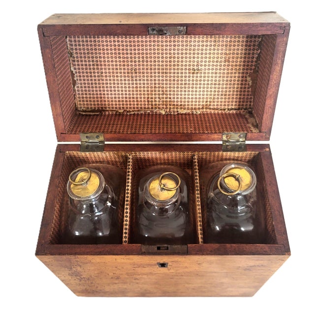 19th Century English Mahogany Traveling Bar Case 3 Bottle Liquor Decanter Box For Sale - Image 14 of 18