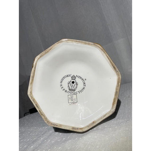 Early 20th Century Large Early 20th Century Porcelain Urn For Sale - Image 5 of 10