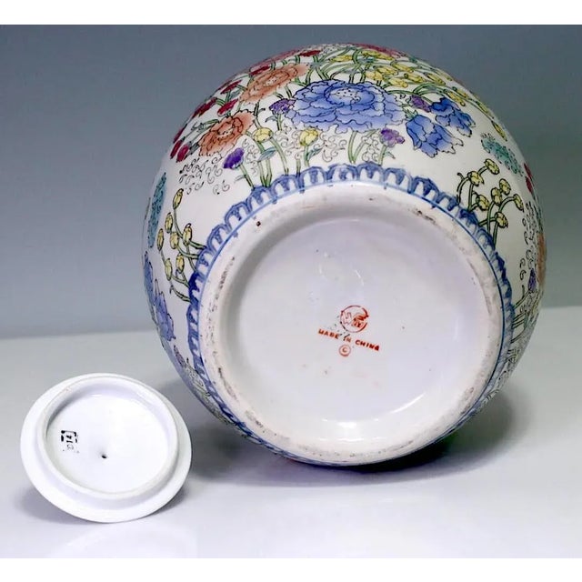 White Vintage Chinese Porcelain Ginger Jar One Thousand Flowers Design Over White Glaze For Sale - Image 8 of 9