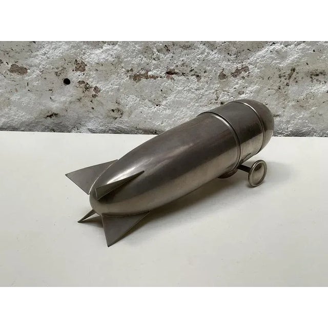 Art Deco Zeppelin Cocktail Shaker in Chrome-Plated Metal, Central Europe, 1940s For Sale - Image 11 of 13