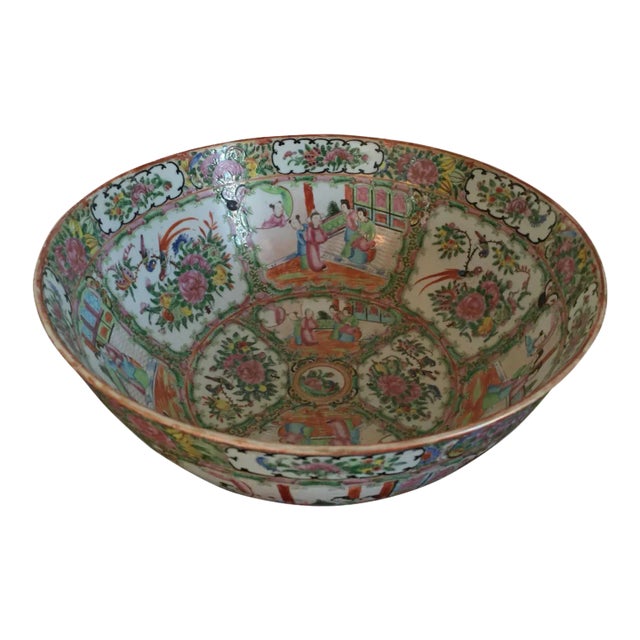 19th Century Chinese Export Porcelain Famille Rose Bowl For Sale