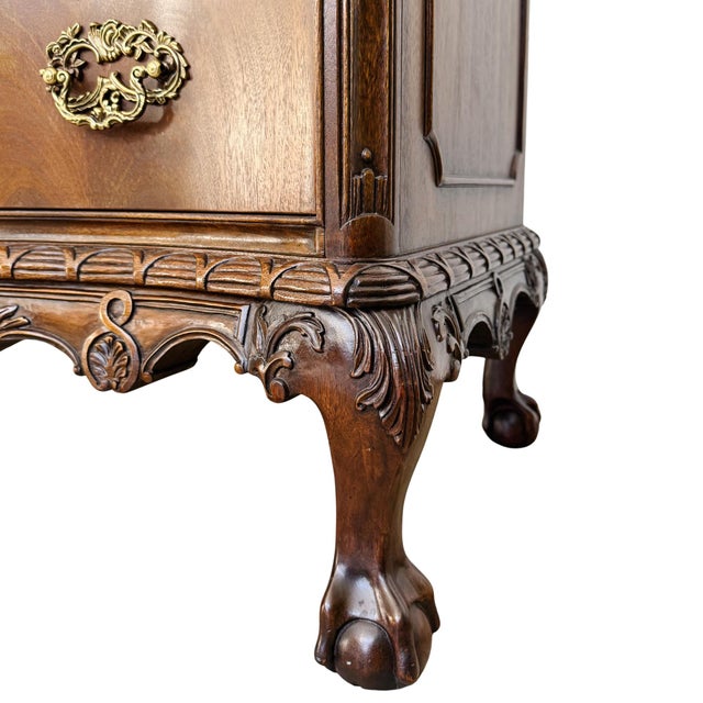 1980s Henredon Louis XV Style Serpentine Mahogany Commode With Marble Top & Ball and Claw Feet For Sale In San Diego - Image 6 of 18