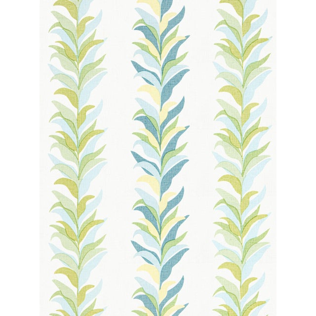 Hinson re-enters the limelight with a show-stopping debut collection under the Scalamandré name. COLOR POP!, a collection...