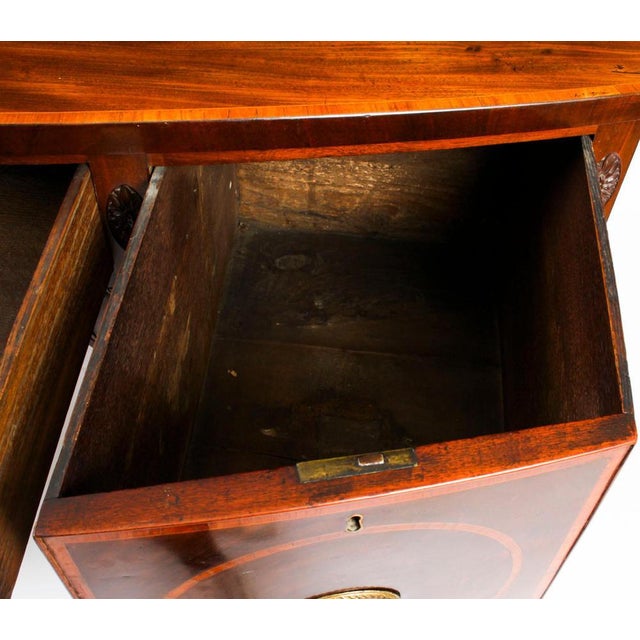 George III Inlaid Flame Mahogany Sideboard, 18th Century For Sale - Image 15 of 18